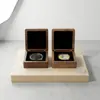 Caixa de armazenamento para moedas comemorativas em madeira maciça de nogueira preta, diâmetro externo de 68 mm, caixa de presente de madeira esculpida para embalagem de moedas de ouro e prata