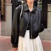 Chaqueta corta de cuero negra para mujer, nuevo estilo primavera y otoño 2026, talla petite, chaqueta de cuero suave estilo retro Hong Kong con cuello de solapa