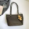 Bolsa Tote de Gran Capacidad para Mujer Otoño/Invierno 2026 Color Sólido Bolso de Hombro Único Bolso Simple para el Trabajo y el Viaje Bolso de Mano para Llevar Debajo del Brazo