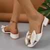 Novas Chinelas de Salto Médio com Salto Grosso Borboleta de Comércio Exterior para Mulheres Sandálias Quadradas com Fivela de Cruzamento Tamanho Grande Moda