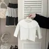 Camisetas Base para Niñas Primavera y Otoño 2025 Nuevo Estilo Cuello Peter Pan Camiseta de Manga Larga Ropa Versátil para Bebés