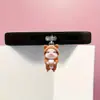 1 Pieza, Sudadera de Oso Cerdo de Té con Leche Tapón de Polvo para Teléfono - Colgante Protector de Acrílico Adecuado para iPhone