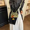 Bolsa de mão feminina transfronteiriça, nova coleção outono/inverno, design moderno, fresco e doce, bolsa tote em formato de concha, estilo leve de luxo com bolinhas, bolsa de ombro e bolsa transversal feminina