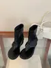 Sandálias de Tira Fina com Salto Escondido Estilo Francês 2026 Novas Sandálias de Verão Estilo Férias Botas Curtas com Saia Microfibra Preta