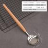 Venda por atacado cabo de madeira de aço inoxidável sopa de concha colher de sopa vazamento hotel utensílios de cozinha suprimentos públicos cozinha doméstica cabo longo anti-escalda colher de panela quente