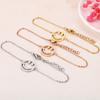 Pulsera simple creativa de cara sonriente smiley acero titanio chapado en oro 18K damas pulsera de expresión emoji joyería feliz venta al por mayor