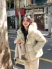 Chaqueta de Plumón Corta de Algodón Bai Ling'Er para Mujer Invierno 2025 Nueva Super Bonita Acolchada Gruesa con Capucha