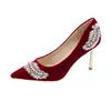 Sapatos de casamento estilo chinês para noivas, atacado novo modelo Vestido de noiva Xiuhe salto alto vermelho com salto fino e strass