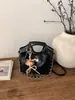 Bolsa Feminina Exclusiva de Alta Qualidade 2026 Novo Modelo Grande Capacidade Elegante Bolsa Acolchoada Bordada Bolsa de Ombro Único Transversal