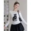 Camiseta blanca de manga larga con hombros descubiertos, diseño de otoño para mujer, con cintura fruncida y top interior.