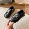 Zapatos retro de cuero para niñas 2026 primavera y otoño nuevos mocasines clásicos estilo británico para niños, zapatos de vestir únicos y elegantes
