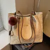 Bolso versátil para mujer de otoño 2026 transfronterizo, elegante y práctico para el trabajo, gran capacidad, bolso de hombro casual y bolso tote