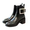 2026 Nuevo Modelo Botas de Mujer para RV Hebilla de Diamante Tacón Grueso que Aumenta la Altura Sin Cordones Botas de Moda Adelgazantes Tendencia Europea y Americana Botines de Piel Genuina