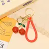 Nuevo Llavero de Fruta de Arcilla Cereza Colgante Pequeño Pedrería Metal Regalo de Vacaciones Llavero Accesorios DIY