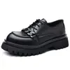 Zapatos de trabajo de cuero con cadena metálica transfronterizos, zapatos de trabajo de suela gruesa para hombre, zapatos casuales de moda estilo británico orientados a la exportación con suelas de llanta, zapatos de punta ancha para hombre