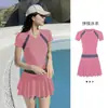 Traje de baño de verano 2026 con bloques de color y cremallera, traje de baño de una pieza de corte ajustado para interior, traje de baño con protección solar para aguas termales, con patchwork y contraste de color para mujer