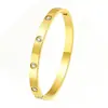 Pulseira de aço titânio, luxo leve, finamente esculpida, cheia de diamantes, moderna, na moda, simples, alto valor estético, pulseira feminina, pode ser lavada sem desbotar