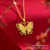 Desvanecimiento Lento Producto Nuevo Tiktok Estilo Mariposa Hueca Dorado Arena Colgante Versátil Accesorio de Alta Gama Venta al por Mayor Transfronteriza