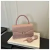 Moda simples e casual novo estilo coreano 2026 minimalista cor sólida ombro único transversal pequena bolsa quadrada fresca de mão para mulheres