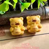 Nova Escultura em Madeira de Pessegueiro de um Urso Bebendo Café Acessórios DIY, Contas Decorativas, Corrente para Celular, Pingente para Bolsa, Enfeite para Pendurar