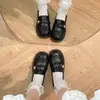 Estilo Britânico Salto Alto Grosso Preto Sapatos Pequenos de Couro Femininos 2026 Novo Outono/Inverno Aumento de Altura para Pessoas Baixas Com Saias Mocassins de Solado Macio
