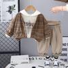 Traje de Ropa para Niños y Niños 2025 Nuevo Conjunto de Moda de Tres Piezas para Bebé para Primavera y Otoño para Niños con Capucha a Cuadros