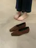 Sapatos de Moda Femininos Outono 2025 Mocasins Slip-On Plissados com Aumento de Altura Oculto, Bico Quadrado, Boca Profunda, Camurça Francesa
