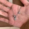 Diseño Único Sensación Fresca Anillo para Correr Trébol de Cuatro Hojas Zircón Colgante Collar para Mujer Exquisito Lujo Ligero Capas Bombilla Pequeña Clavícula