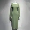 Vestido Midi Justo com Pregas Elásticas, Gola Redonda e Mangas Longas, Novo da Coleção Primavera/Verão 2026, Estilo Nicho, para Mulheres