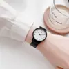 Reloj de estilo popular para estudiantes, estilo coreano, sencillo, deportivo, informal, para hombre, estilo universitario retro atmosférico, reloj para parejas.