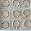 Pulsera de Perlas de Agua Dulce con Broche en Forma de T de Abeja Microincrustada de Circonita Estilo Francés, Pulsera de Lujo Ligero de Gama Alta, Accesorio de Mano Moderno y Elegante