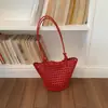 Bolsa de Palha Grande Capacidade Estilo Francês, Bolsa de Ombro Vazada de Luxo Leve, Design de Nicho, Textura de Alta Qualidade, Bolsa para Mãe e Filha para o Dia a Dia