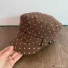 Chapéu equestre clássico vintage retrô de bolinhas para mulheres com fivela de metal, estilo francês, alta qualidade, afina o rosto, boné de beisebol versátil de aba reta