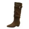 Estilo Coreano 2026 Invierno Hebilla de Cinturón Nueva Botas Apiladas Punta Cuadrada de Moda Tacón de Cuña que Aumenta la Altura Interior Botas Altas Versátiles de Caña Larga para Mujer