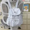 Mochila a rayas de alta moda al por mayor para estudiantes universitarias, adecuada para ir al trabajo y uso casual, mochila pequeña para actividades al aire libre, fresca y elegante