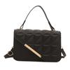 Moda simples cor sólida diamante bolsa creasing 2024 popular este ano primavera e verão novo ombro messenger bag maré