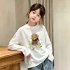 Camiseta de algodón 100% de manga larga estilo coreano para niños, primavera y otoño, con lindos estampados de dibujos animados y cuello redondo, perfecta como camiseta interior casual para niñas y bebés
