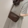 Nova Bolsa Feminina 2026 Primavera/Verão Bolsa Clássica de Ombro Transversal com Toque de Luxo, Versátil Bolsa Retro Formato Bolinho