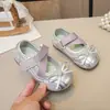Zapatos de Princesa Versátiles de Moda para Niñas 2026 Verano Nuevos Zapatos Transpirables de Malla y Piel para Niños Mary Jane Planos