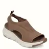 Sandálias Romanas Femininas de Tamanho Grande Estilo Novo para Revenda com Design Fly-Knit, em Estoque, Salto Plataforma, Bico Aberto, Cor Sólida, Sandálias Casuais Planas de Verão