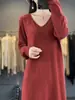 Vestido Largo Bordado Vintage 2026 Otoño e Invierno Nuevo Estilo 100% Lana Cuello en V Adelgazante y Favorecedor para la Figura Vestido Largo de Punto para Mujer