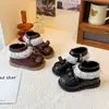 Botas Princesa Quentes Novas de Inverno 2026 para Crianças, Botas Curtas Estilosas para Meninas, Sapatos de Algodão de Camada Dupla para Crianças de Tamanho Médio a Grande, Modernos