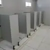 Placa Divisória de Banheiro Público Simples Obra T-shaped L-shaped Porta Divisória de Banheiro Proteção Contra Respingos para Urinol de Banheiro Escolar