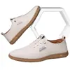 Zapatos de Hombre Primavera y Verano Nuevos de Moda Zapatos Blancos Zapatos Casuales para Hombre Zapatos de Cuero Transpirables Suela Suave Zapatos Estilo Coreano para Hombre