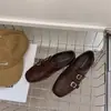 Zapatos de tacón bajo populares, casuales y versátiles