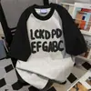Camiseta de Manga Corta con Estampado de Letras de Marca de Moda y Bloques de Color para Mujer, Corte Holgado Casual con Mangas Ranglán, Top Versátil para el Trabajo
