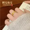 Pulsera Abierta Tradicional de Pata de Gato de la Fortuna Chapada en Oro, Mismo Estilo que en las Joyerías, Anillo Sólido Liso con Pequeña Huella de Pata de Gato para Mujer