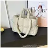 Transfronteiriço 2025 Nova Bolsa de Ombro Axilar da Moda Casual Grande Capacidade Bolsa de Algodão Bolsa Tote Nuvem Portátil Feminina