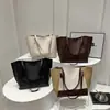 2026 Moda Chic Otoño Nuevo Simple Retro Gran Capacidad Versátil Casual Hombro Único Portátil Madre-Hijo Bolso Tote