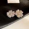 Pendientes de Tachuela de Flor de Circonita Estilo Retro Francés Lujo Ligero Pendientes de Tacto de Alta Gama Accesorios de Pendientes Versátiles de Moda Personalidad para Banquetes Venta al por Mayor